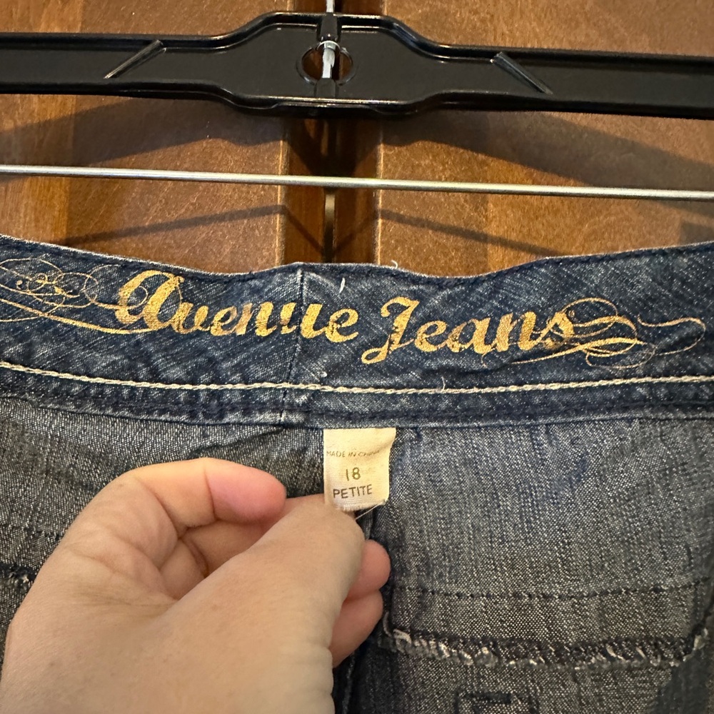 Avenue Women's Distressed Blue Denim Jeans size 18 petite
